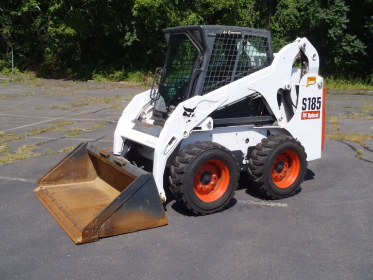 de-768x576 Chargeuse compacte Bobcat S185 – 2008 – Image 1